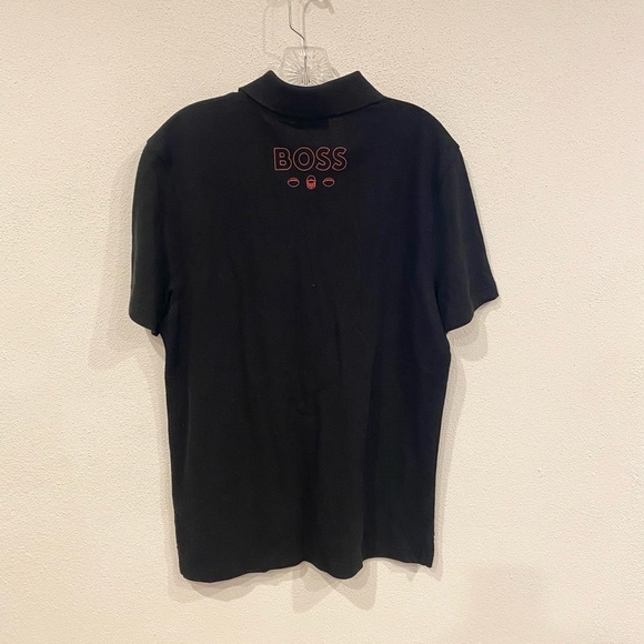 NWT Hugo Boss Bucs NFL Polo Size Medium - Picture 4 of 4